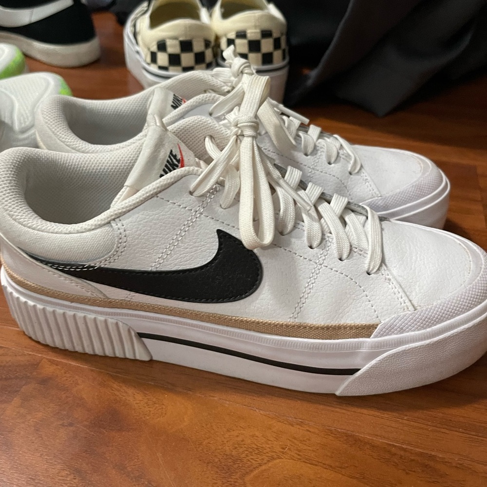 Nike Court Legacy Lift